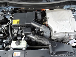 Mitsubishi Outlander 2,0 PHEV 4x4 1.maj Servis 2014