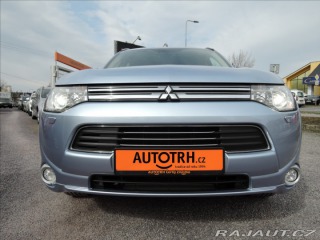 Mitsubishi Outlander 2,0 PHEV 4x4 1.maj Servis 2014
