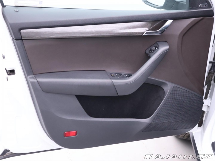 Škoda Octavia 2,0 TDI 135kW DSG Scout 2014