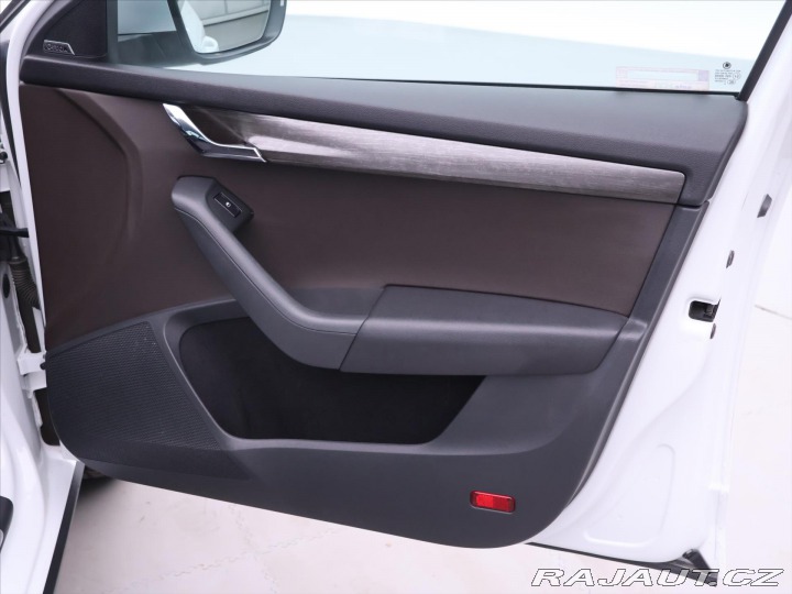 Škoda Octavia 2,0 TDI 135kW DSG Scout 2014