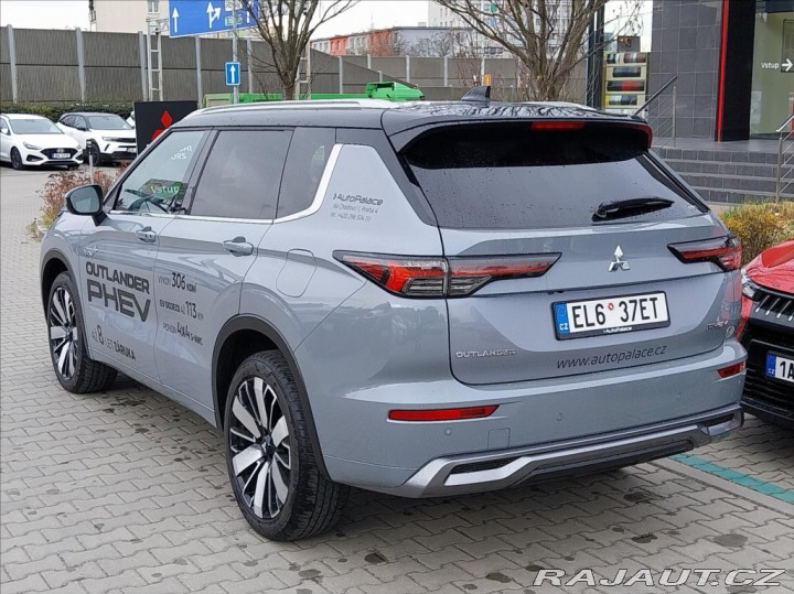 Mitsubishi Outlander 2.4 PHEV MY25  INSTYLE+ 2025
