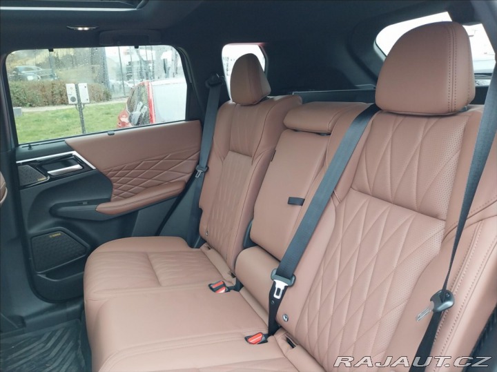 Mitsubishi Outlander 2.4 PHEV PAKET PREMIUM I 2026