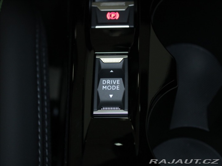 Peugeot 2008 1,2 Hybrid GT Alcant.NOVÝ 2025