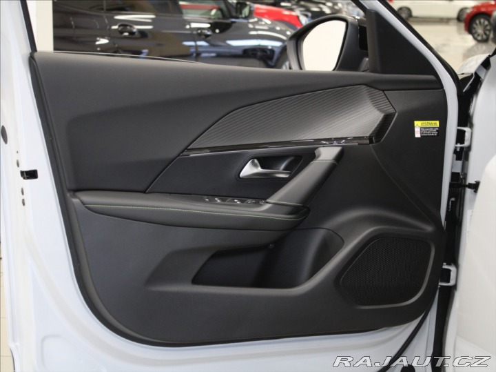 Peugeot 2008 1,2 Hybrid GT Alcant.NOVÝ 2025