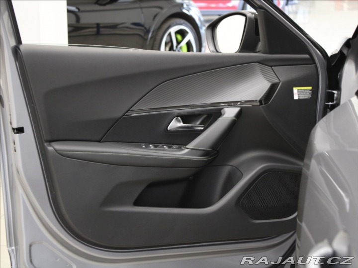 Peugeot 2008 1,2 Hybrid GT Alcant.NOVÝ 2025