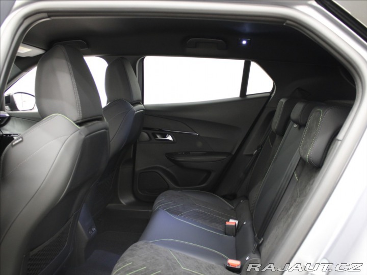 Peugeot 2008 1,2 Hybrid GT Alcant.NOVÝ 2025