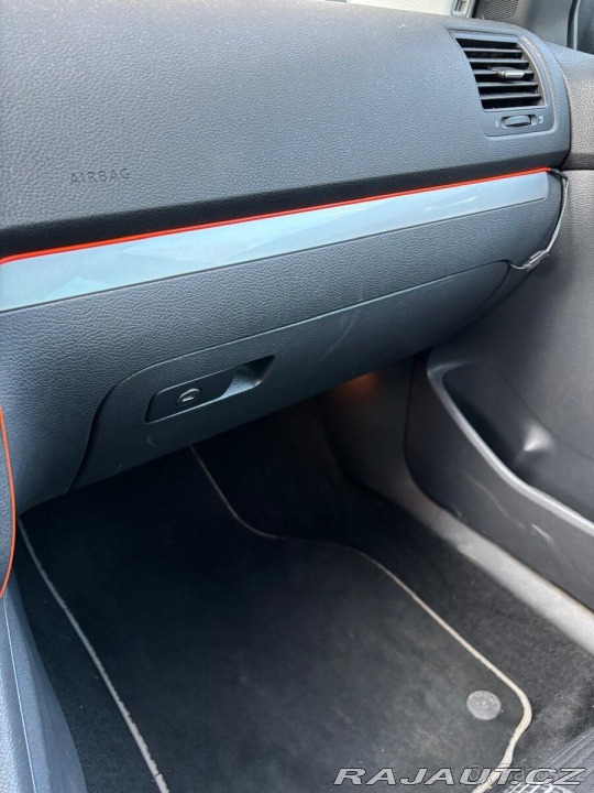 Volkswagen Golf 1,6   V United Packet 2008