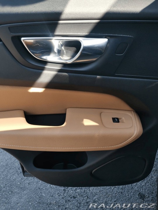 Volvo XC60 2,0   D4 FWD 140 kW 2019 2019