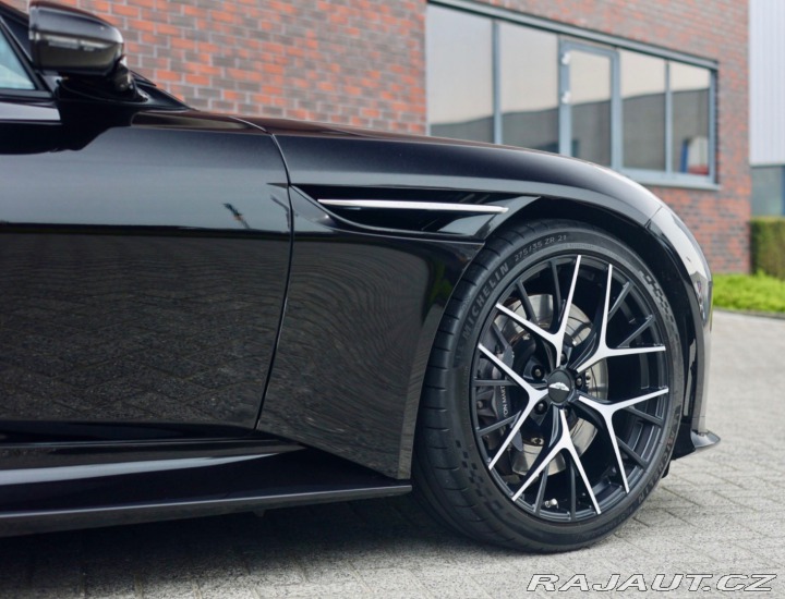 Aston Martin DB12 4.0 V8 500KW | 360 kamer 2025