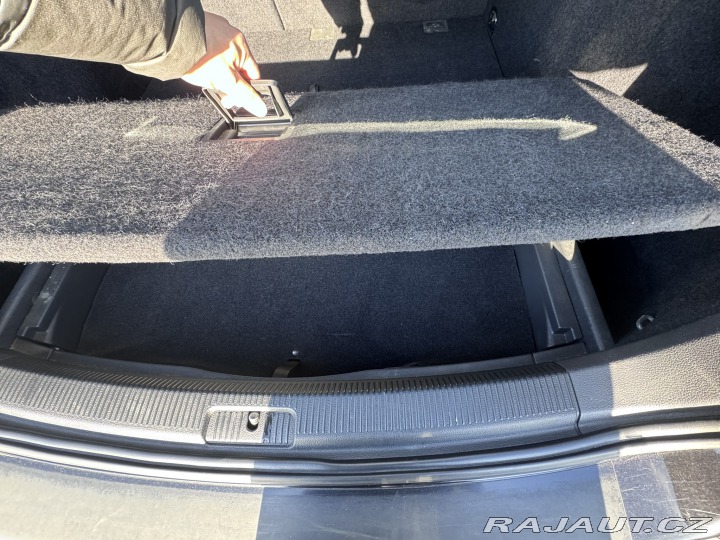 Volkswagen Golf AUTOMAT 1,6 TDI 77 KW 2013