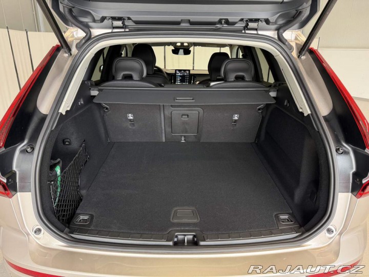 Volvo XC60 B5 2.0L 250+14 HPAT8 AWD 2026