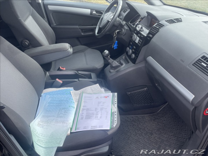 Opel Zafira 1,6 i 16V 85kw 7míst Tažn 2011