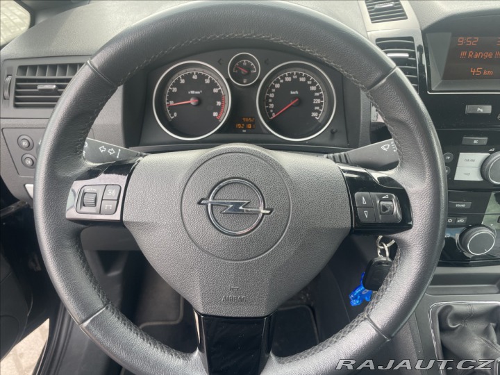 Opel Zafira 1,6 i 16V 85kw 7míst Tažn 2011
