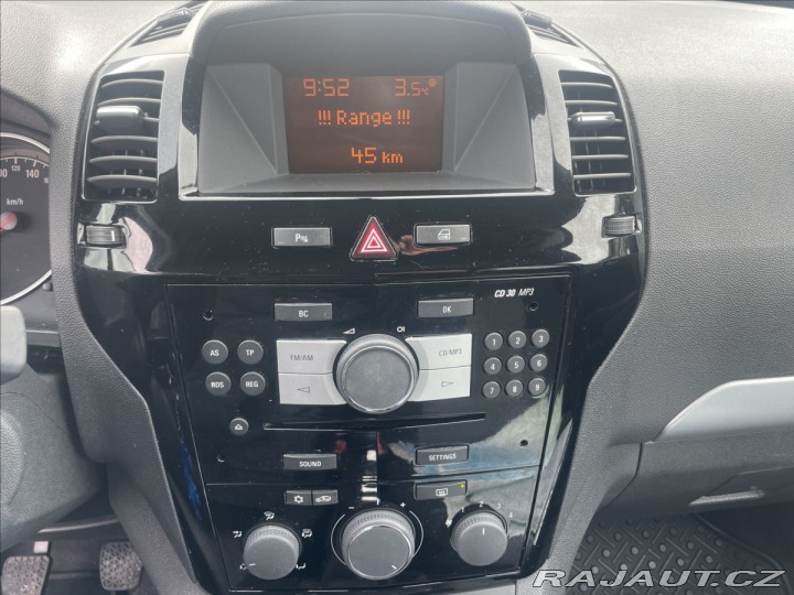 Opel Zafira 1,6 i 16V 85kw 7míst Tažn 2011