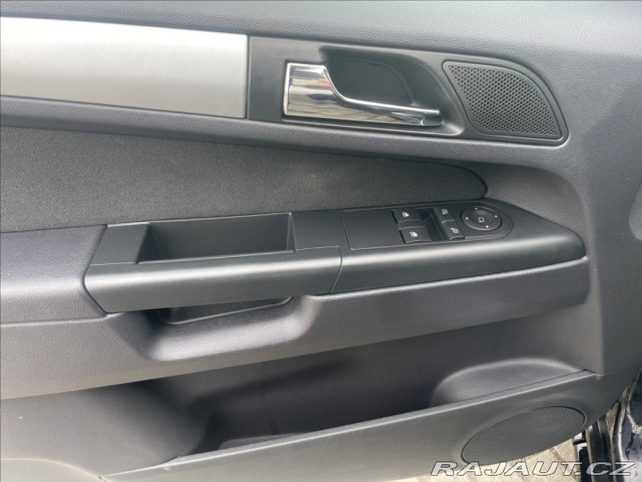 Opel Zafira 1,6 i 16V 85kw 7míst Tažn 2011