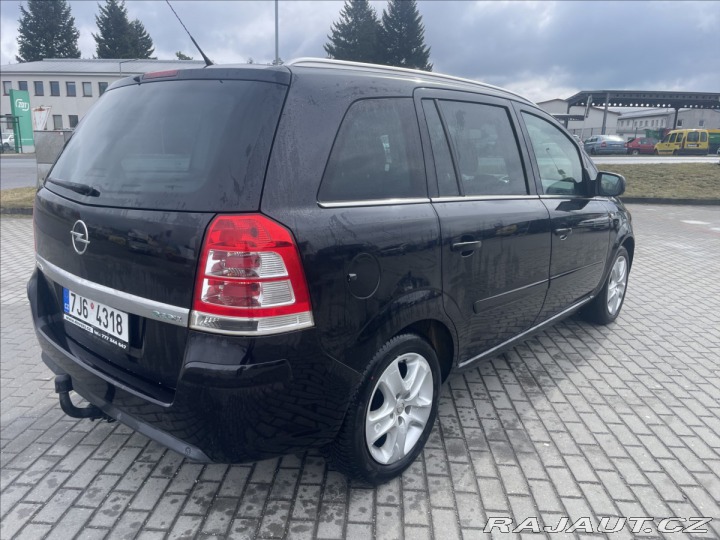 Opel Zafira 1,6 i 16V 85kw 7míst Tažn 2011