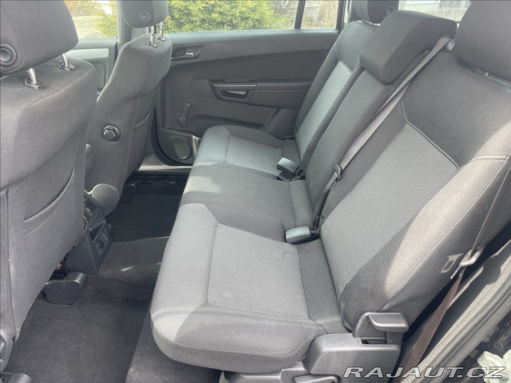 Opel Zafira 1,6 i 16V 85kw 7míst Tažn 2011