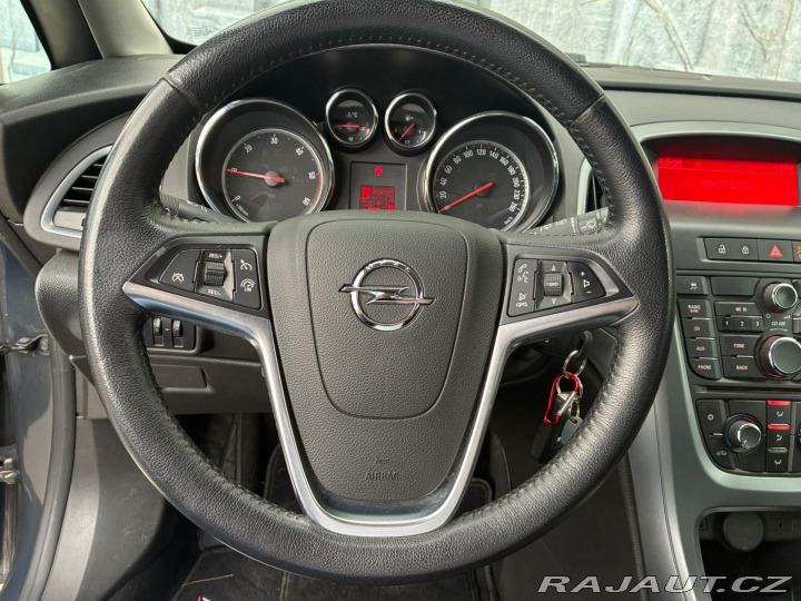 Opel Astra 2.0DCTi, 121KW, AUTOMAT 2013