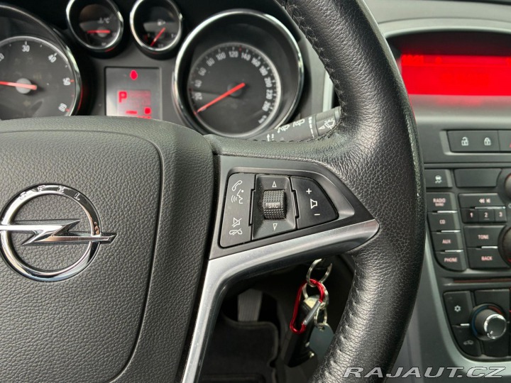 Opel Astra 2.0DCTi, 121KW, AUTOMAT 2013