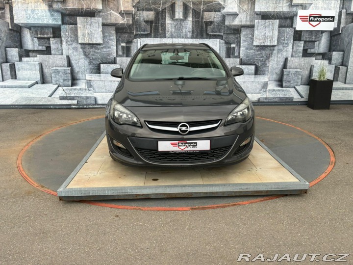 Opel Astra 2.0DCTi, 121KW, AUTOMAT 2013