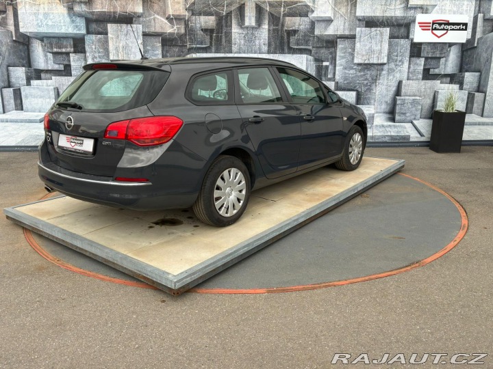 Opel Astra 2.0DCTi, 121KW, AUTOMAT 2013