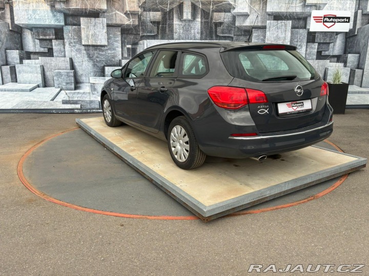 Opel Astra 2.0DCTi, 121KW, AUTOMAT 2013
