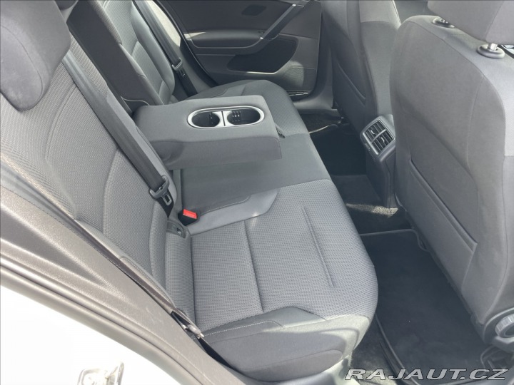 Volkswagen Golf 2,0 TDi 110kw DSG LED Rad 2020