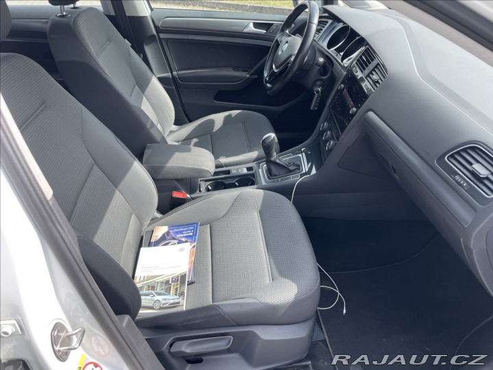 Volkswagen Golf 2,0 TDi 110kw DSG LED Rad 2020