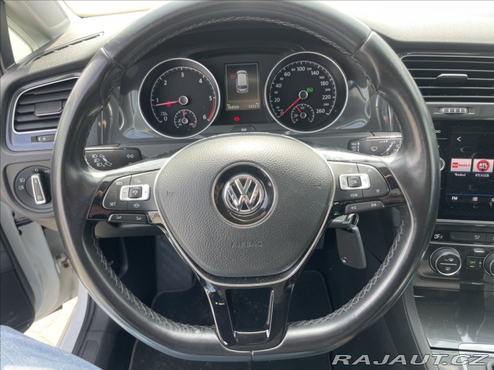 Volkswagen Golf 2,0 TDi 110kw DSG LED Rad 2020