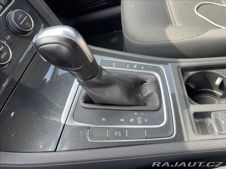 Volkswagen Golf 2,0 TDi 110kw DSG LED Rad 2020