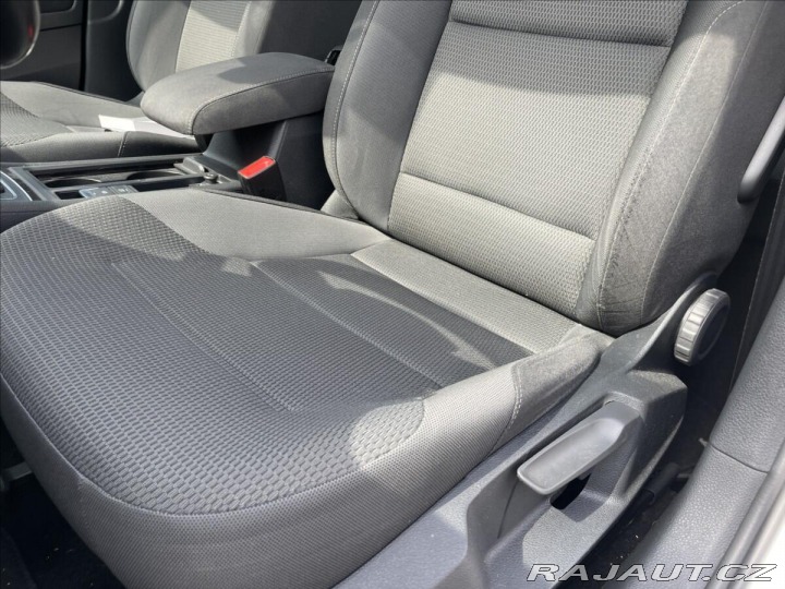 Volkswagen Golf 2,0 TDi 110kw DSG LED Rad 2020