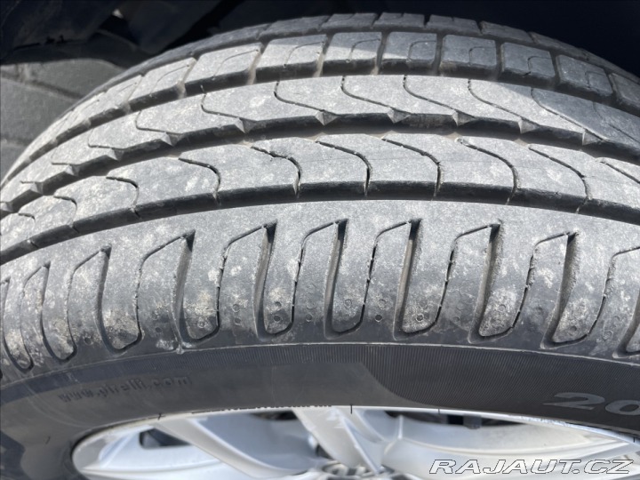 Volkswagen Golf 2,0 TDi 110kw DSG LED Rad 2020