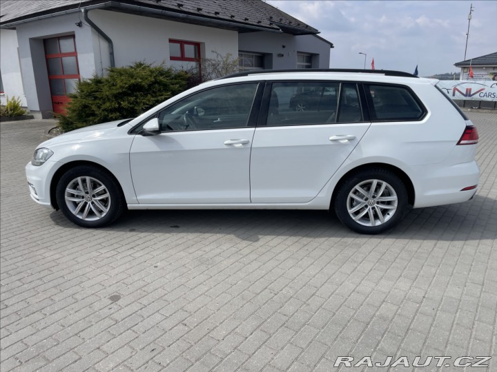 Volkswagen Golf 2,0 TDi 110kw DSG LED Rad 2020