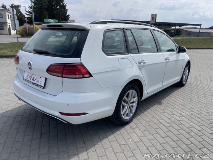 Volkswagen Golf 2,0 TDi 110kw DSG LED Rad 2020