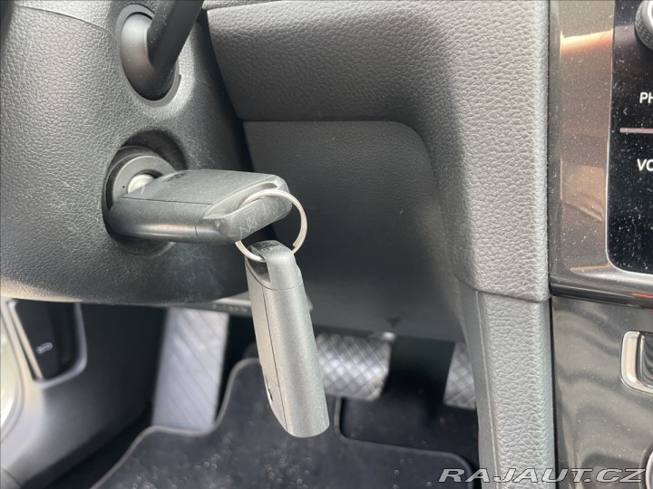 Volkswagen Golf 2,0 TDi 110kw DSG LED Rad 2020