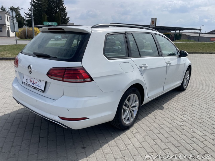 Volkswagen Golf 2,0 TDi 110kw DSG LED Rad 2020