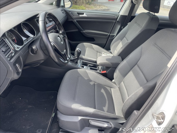 Volkswagen Golf 2,0 TDi 110kw DSG LED Rad 2020