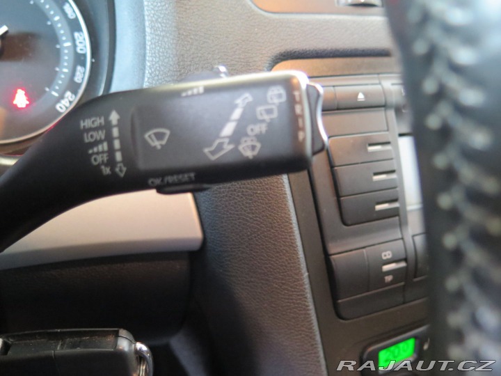 Škoda Octavia 1.6MPI,klima,výhřev,senzo 2008