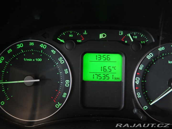 Škoda Octavia 1.6MPI,klima,výhřev,senzo 2008