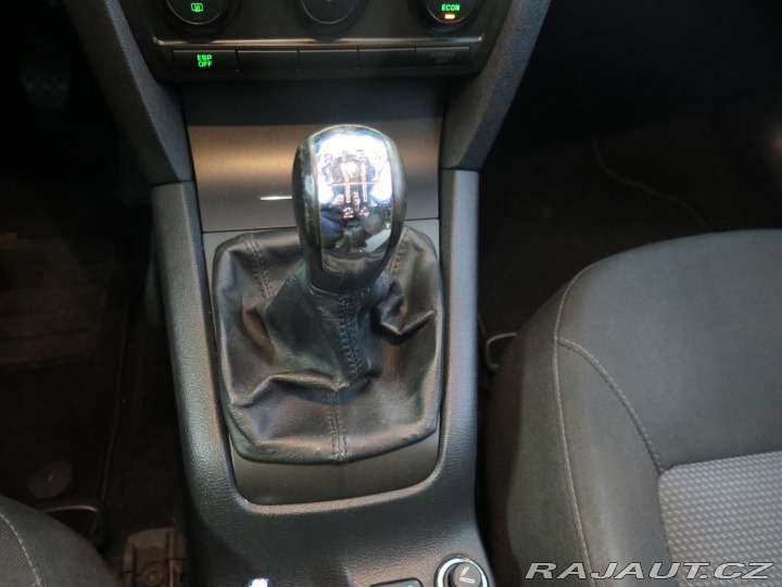 Škoda Octavia 1.6MPI,klima,výhřev,senzo 2008