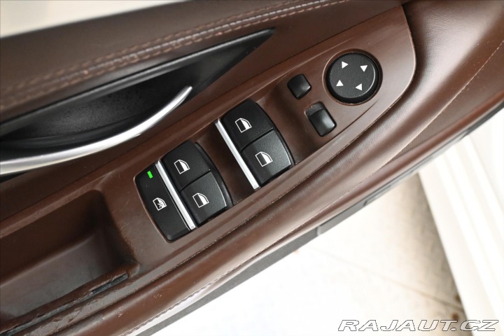 BMW 5 3,0 530d 190 kW xDrive M- 2016