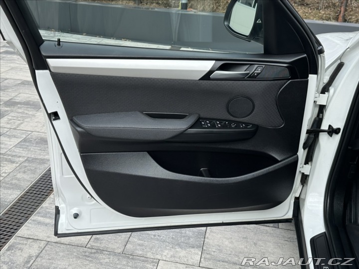 BMW X3 2,0 28i 245PS Advantage 2017