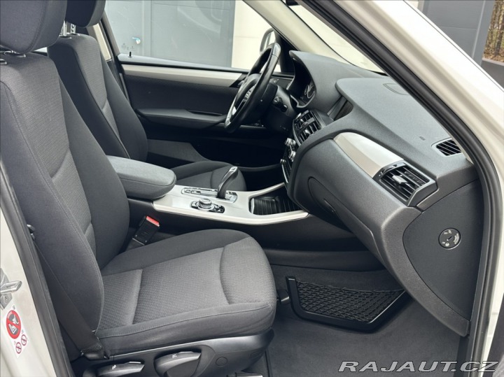 BMW X3 2,0 28i 245PS Advantage 2017