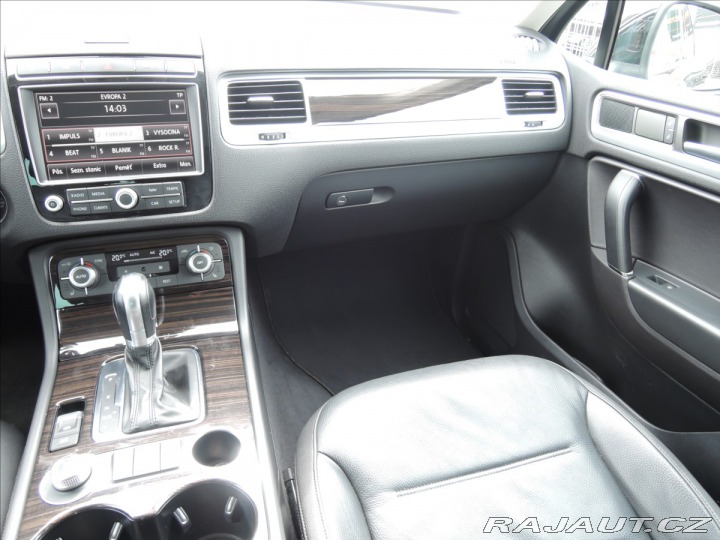 Volkswagen Touareg 3,0 TDi Aut. 4M Kůže bez 2015