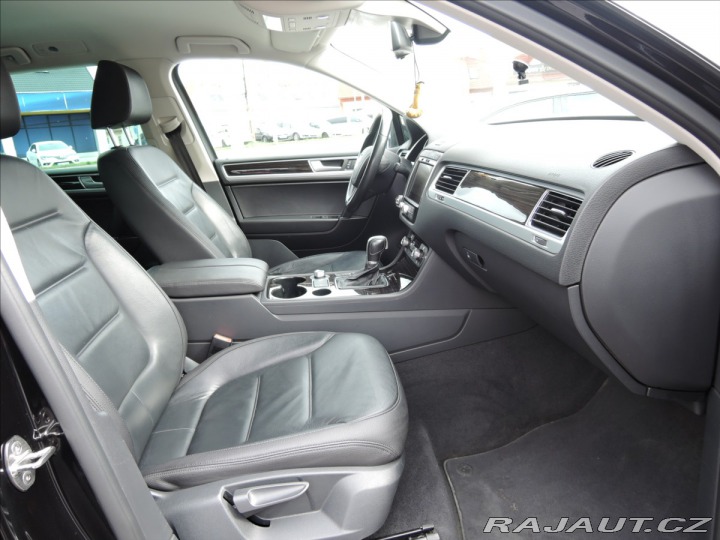Volkswagen Touareg 3,0 TDi Aut. 4M Kůže bez 2015