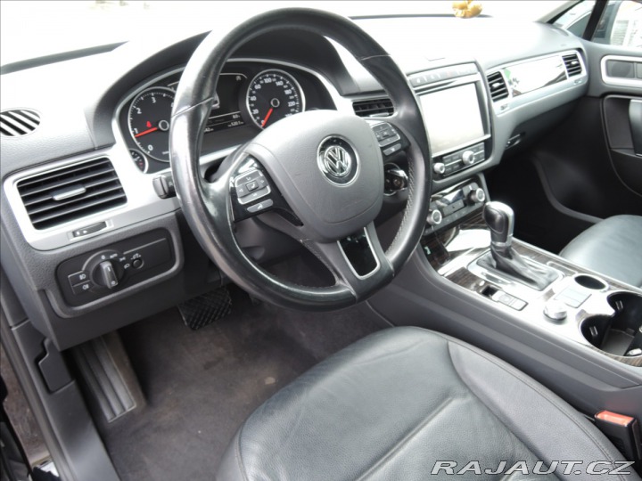 Volkswagen Touareg 3,0 TDi Aut. 4M Kůže bez 2015