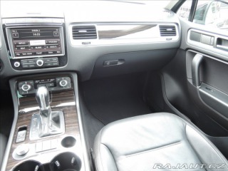 Volkswagen Touareg 3,0 TDi Aut. 4M Kůže bez 2015