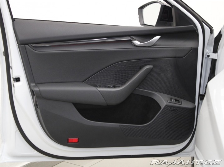 Škoda Octavia 2,0 TSi 195kW RS HeadUP D 2025