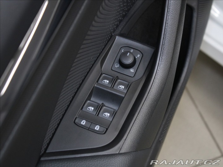 Škoda Octavia 2,0 TSi 195kW RS HeadUP D 2025