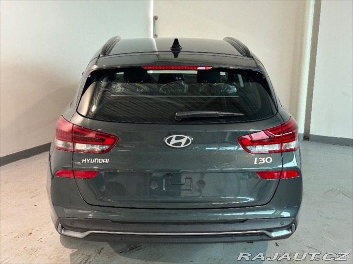 Hyundai i30 1,5 DPi INDIVIDUAL !AKČNÍ 2025